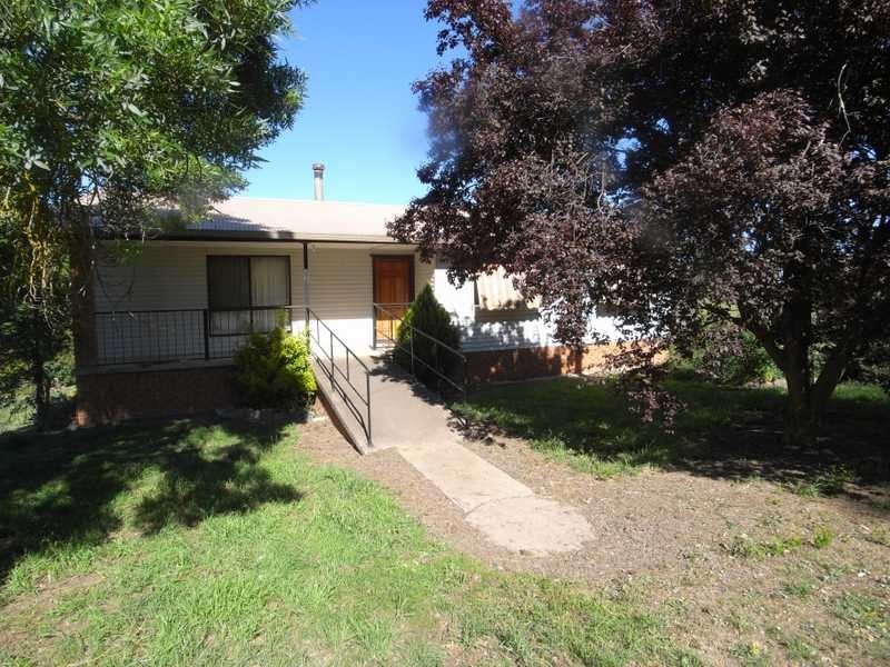 1 Carabost Street, Humula NSW 2652