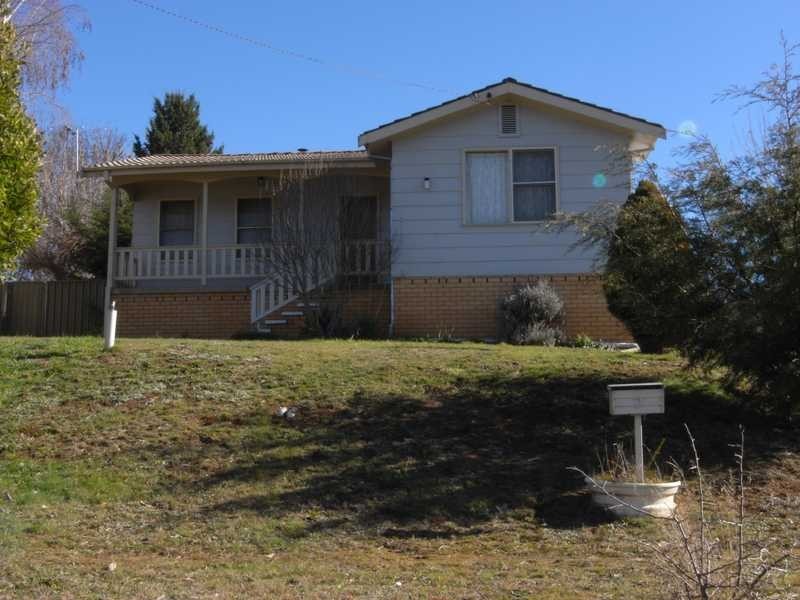 5 Mate Street, Tumbarumba NSW 2653