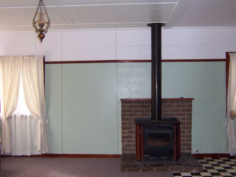 34 Clara Street, Tumbarumba NSW 2653