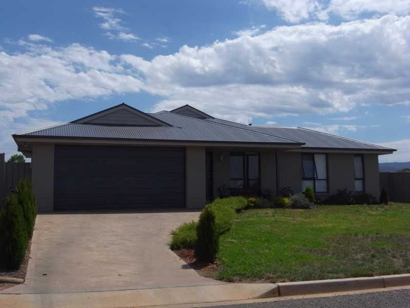 12 Burgun Street, Tumbarumba NSW 2653