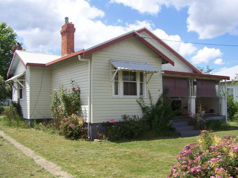 80 Winton Street, Tumbarumba NSW 2653