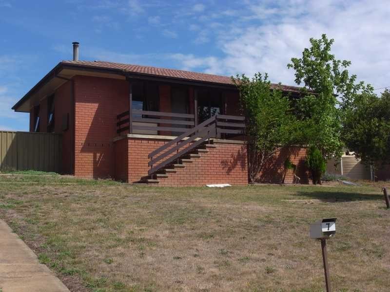 7 Mate Street, Tumbarumba NSW 2653