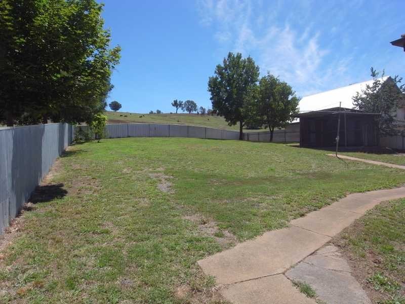 7 Mate Street, Tumbarumba NSW 2653