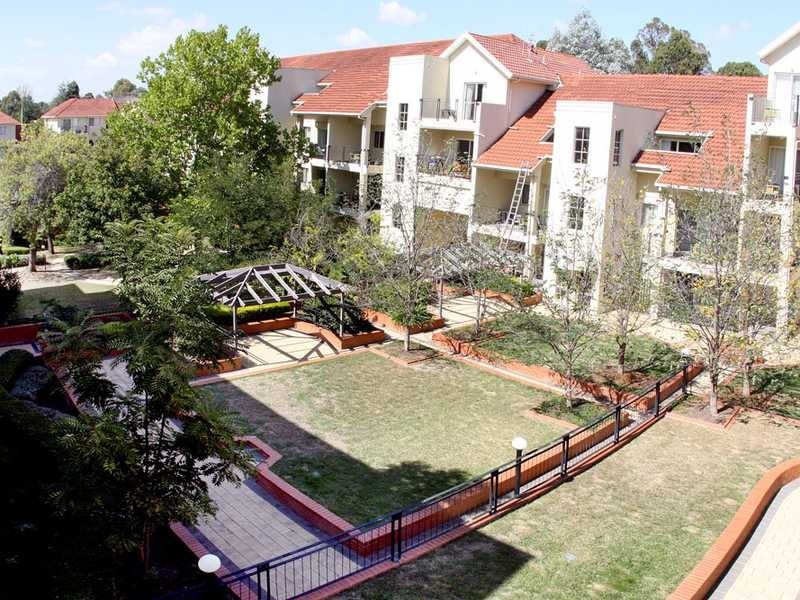 25/8 Dominion Circuit, Forrest ACT 2603