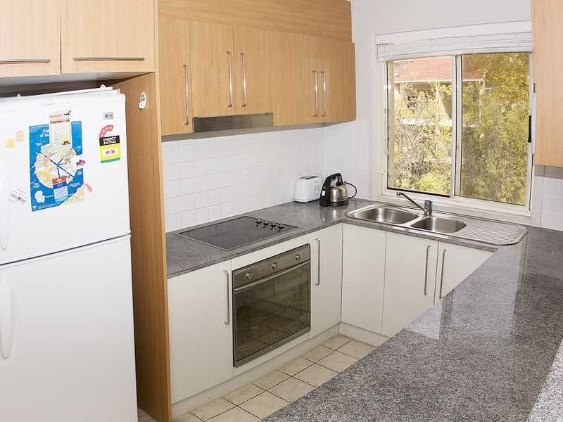 25/8 Dominion Circuit, Forrest ACT 2603