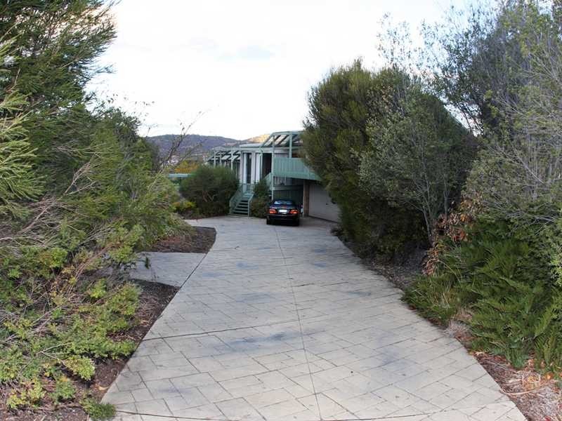 18 Bourchier Close, Calwell ACT 2905