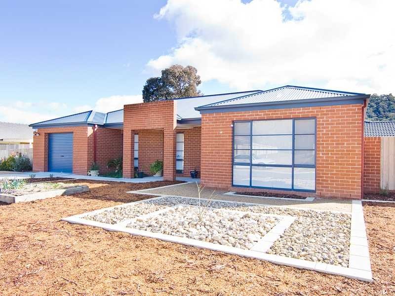 13 Tooroonga Crescent, Jerrabomberra NSW 2619