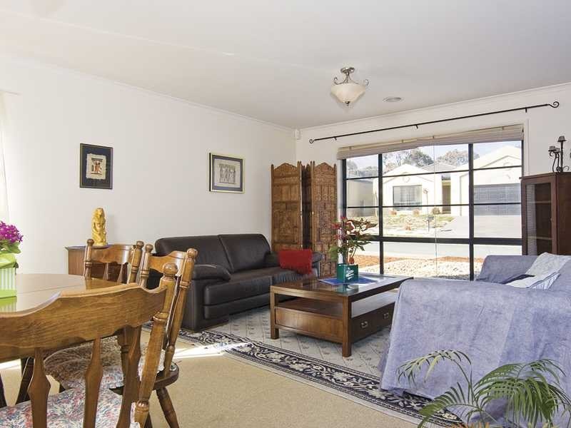 13 Tooroonga Crescent, Jerrabomberra NSW 2619