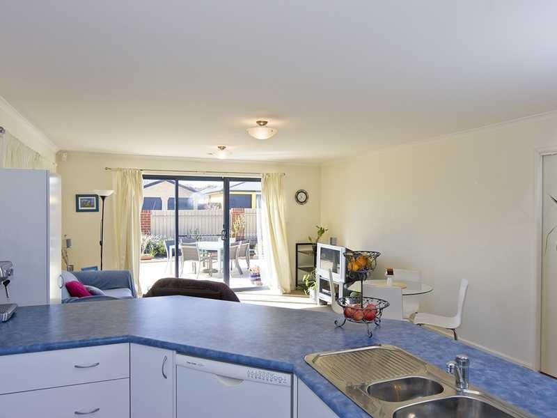 13 Tooroonga Crescent, Jerrabomberra NSW 2619