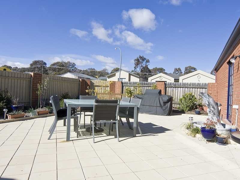 13 Tooroonga Crescent, Jerrabomberra NSW 2619