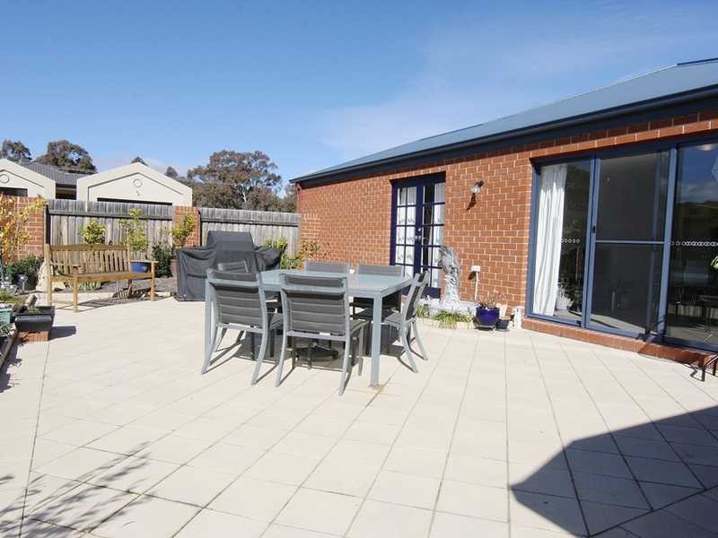 13 Tooroonga Crescent, Jerrabomberra NSW 2619