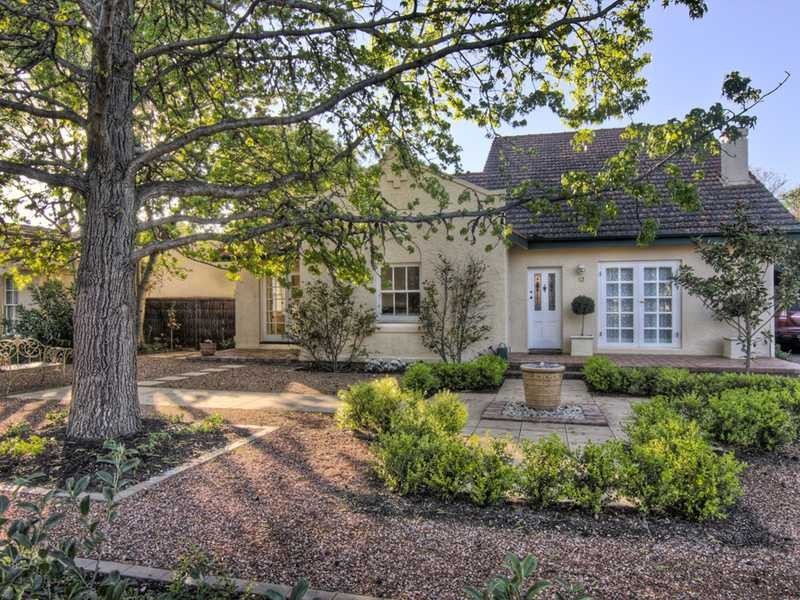 12 Belmore Gardens, Barton ACT 2600
