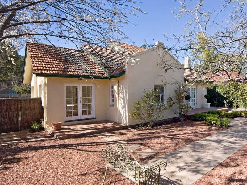 12 Belmore Gardens, Barton ACT 2600
