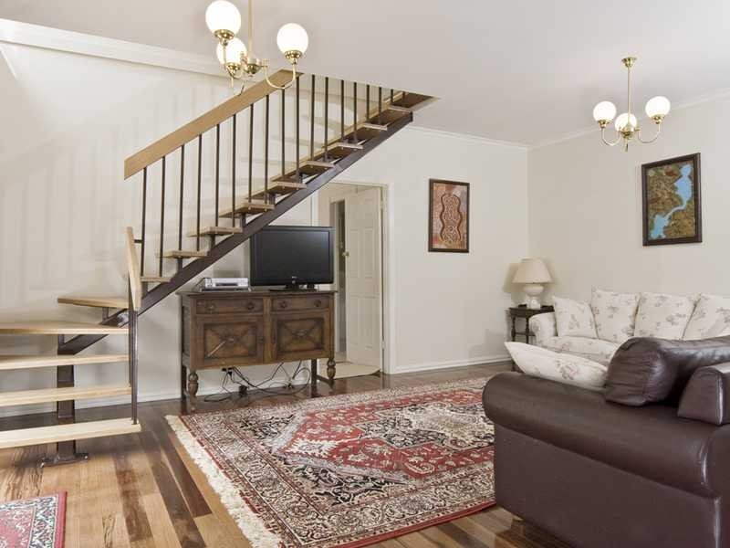 12 Belmore Gardens, Barton ACT 2600