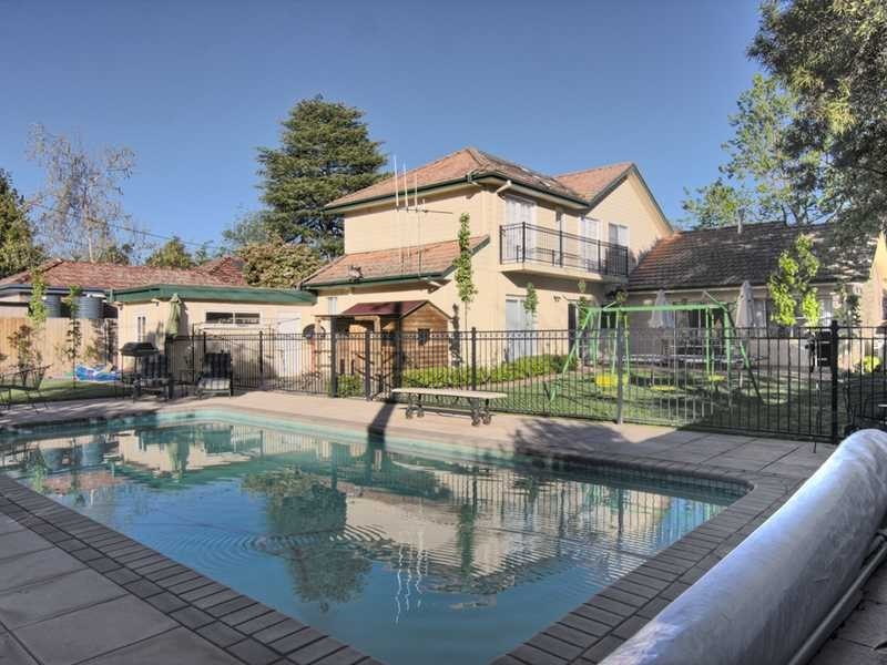 12 Belmore Gardens, Barton ACT 2600