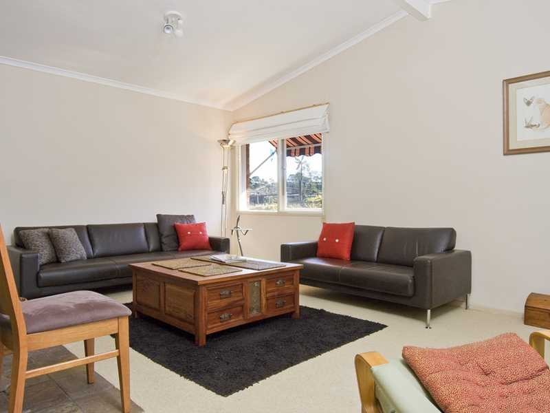 40 Tallara Parkway, Narrabundah ACT 2604