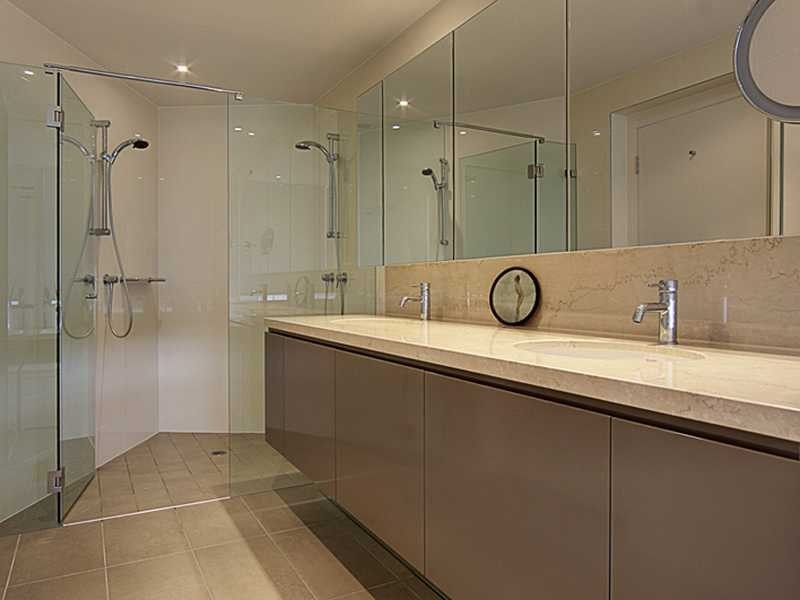 52/9 East Lake Parade, Kingston ACT 2604