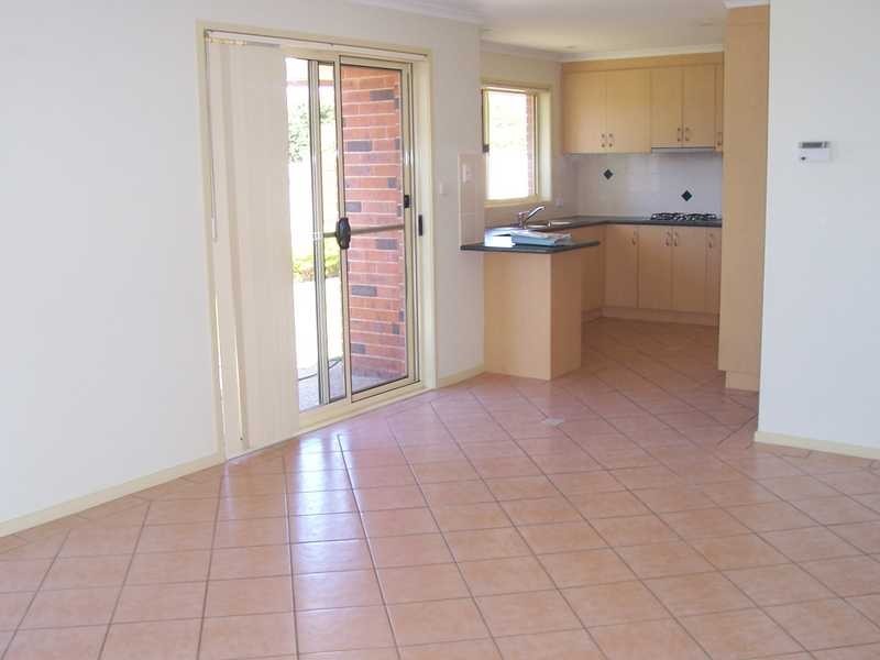 14 Alarmon Cres, Dunlop ACT 2615