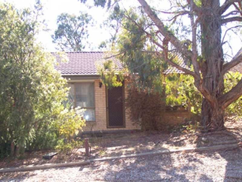 16 MacFarlan Place, Latham ACT 2615