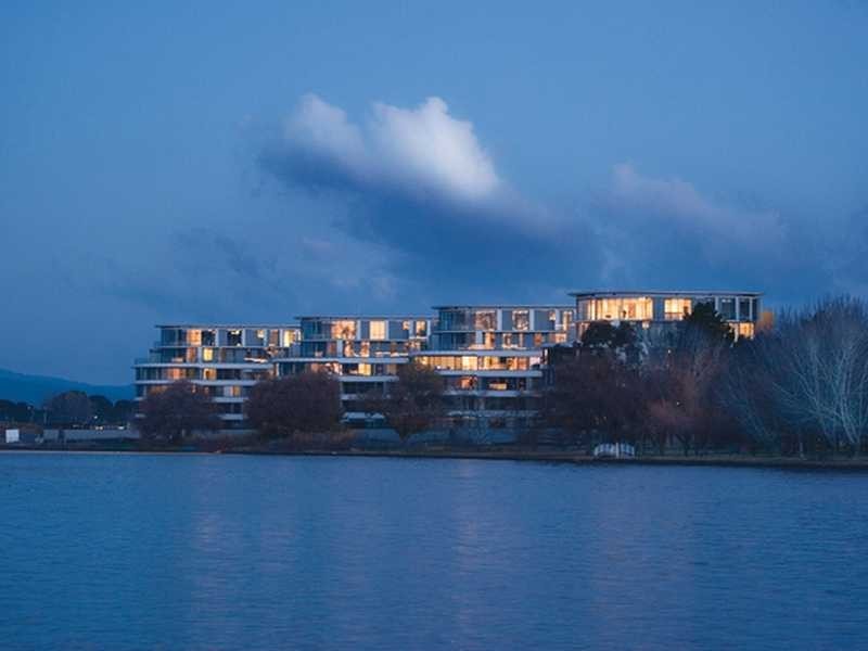 2/7 Eastlake Parade- The Waterfront, Kingston ACT 2604