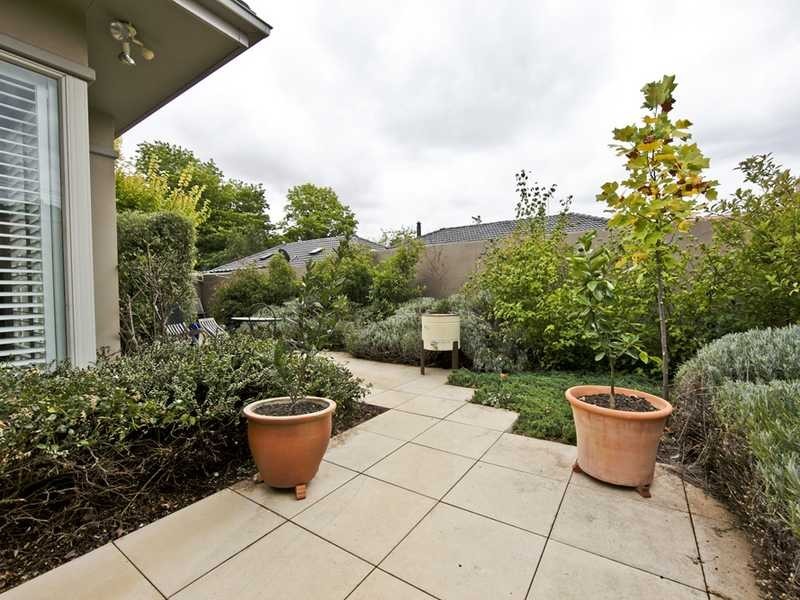 2/10 Hutchins Street, Yarralumla ACT 2600