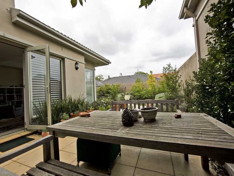 2/10 Hutchins Street, Yarralumla ACT 2600