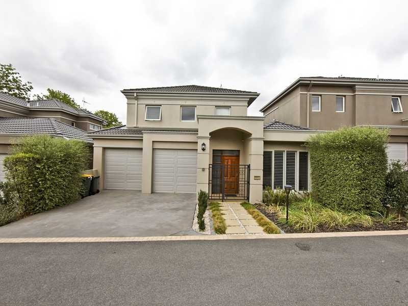 2/10 Hutchins Street, Yarralumla ACT 2600