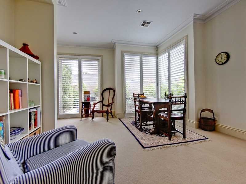 2/10 Hutchins Street, Yarralumla ACT 2600