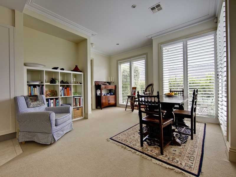 2/10 Hutchins Street, Yarralumla ACT 2600