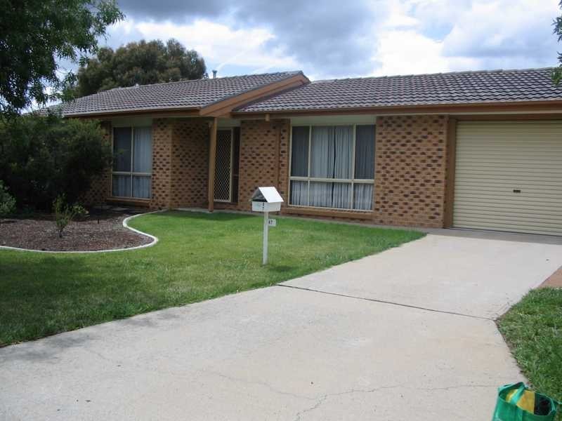 47 Cromwell Cct, Isabella Plains ACT 2905