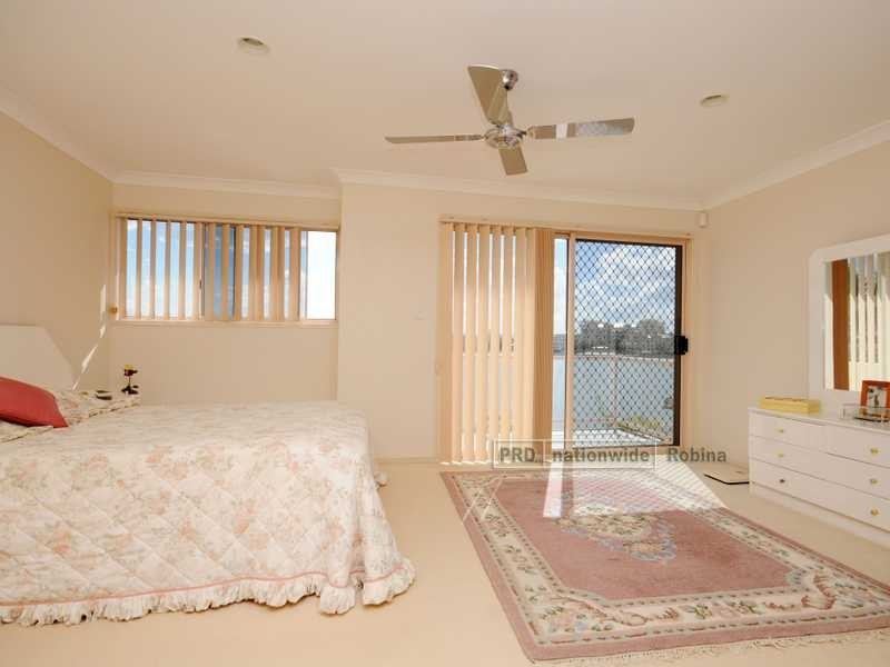 37 Northwestern Court, Varsity Lakes QLD 4227