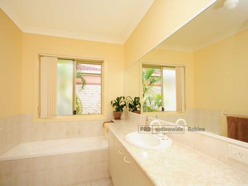 41 Notre Dame Court, Varsity Lakes QLD 4227