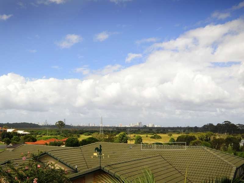 6 Stillwater Crescent, Robina QLD 4226