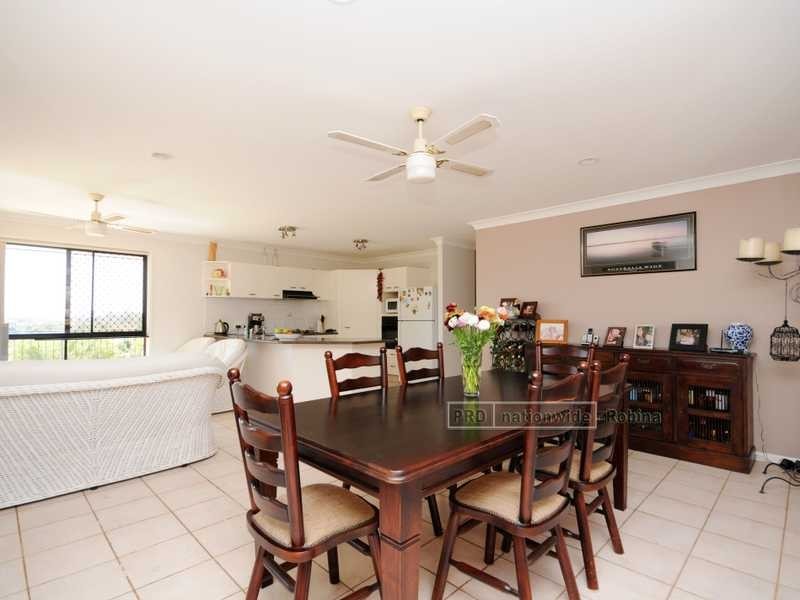 9 Ilminster Crescent, Mudgeeraba QLD 4213