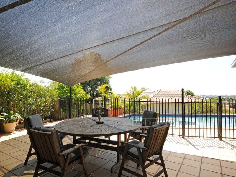 9 Ilminster Crescent, Mudgeeraba QLD 4213