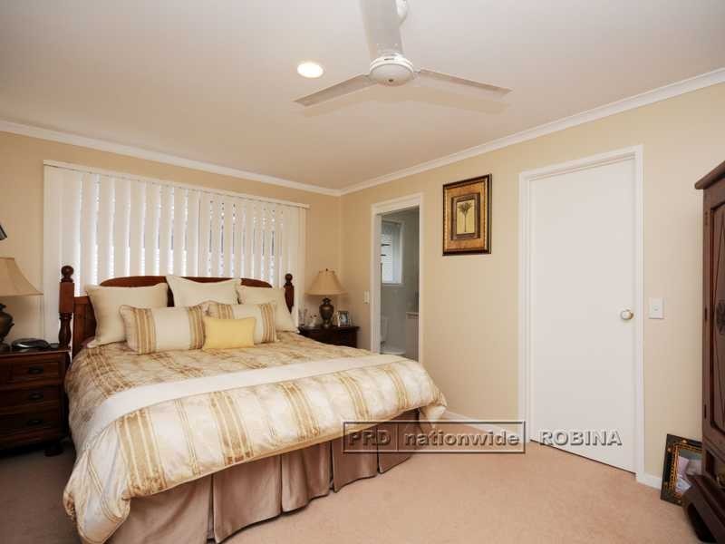 32 Emerton Crescent, Robina QLD 4226