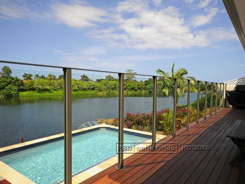 32 Emerton Crescent, Robina QLD 4226