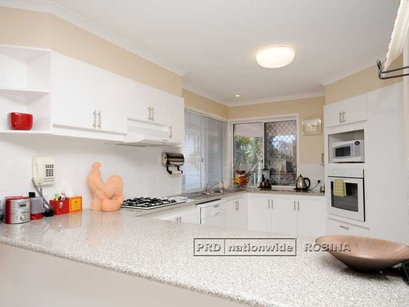 32 Emerton Crescent, Robina QLD 4226