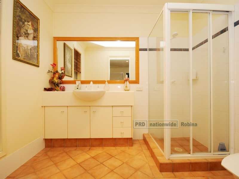 11A Tuggerah Close, Robina QLD 4226