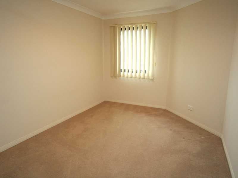 Unit 3/2 Marciana Crescent, Varsity Lakes QLD 4227