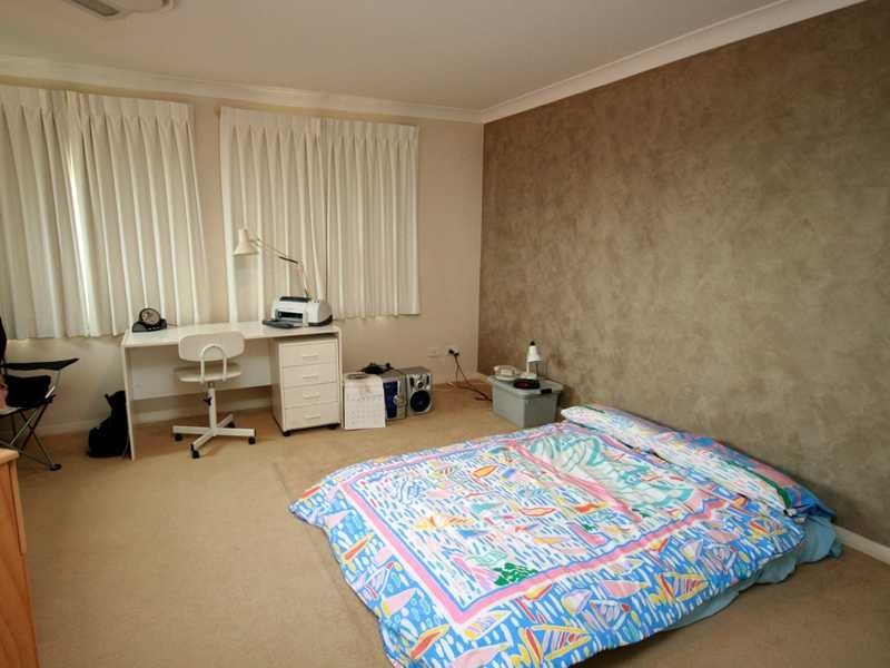 Unit 3/2 Marciana Crescent, Varsity Lakes QLD 4227