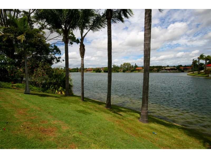 7 Tween Court, Mermaid Waters QLD 4218