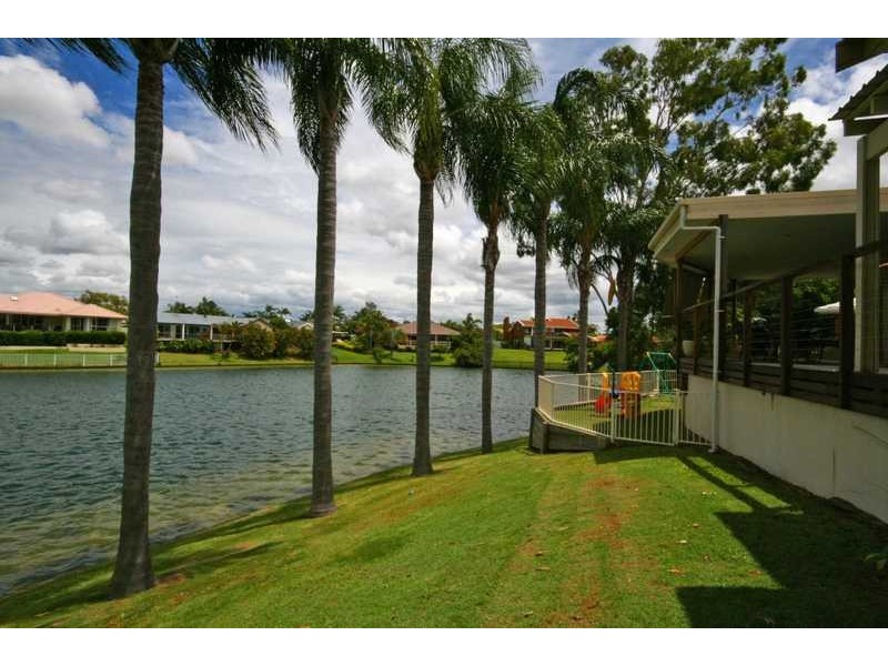 7 Tween Court, Mermaid Waters QLD 4218