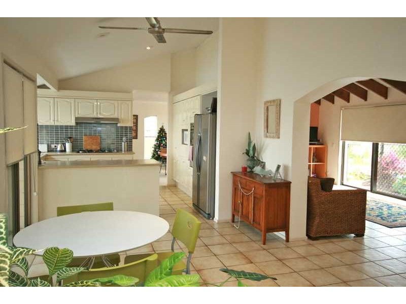 7 Tween Court, Mermaid Waters QLD 4218