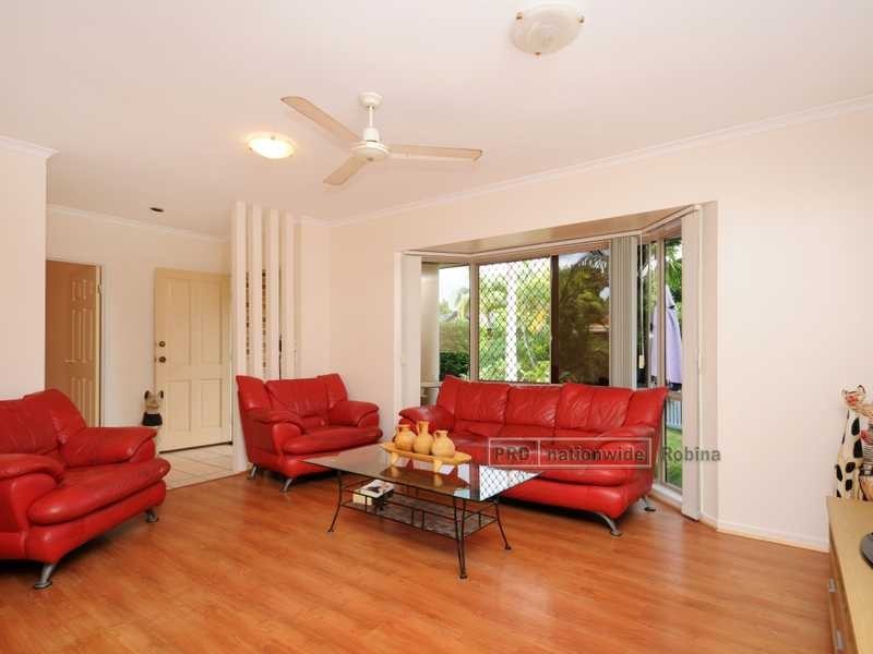 2 Rosanna Place, Robina QLD 4226