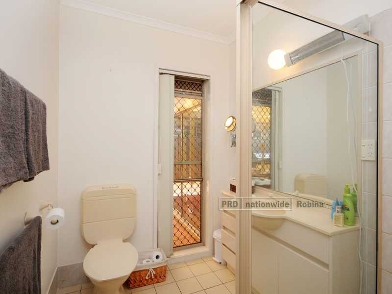 2 Rosanna Place, Robina QLD 4226