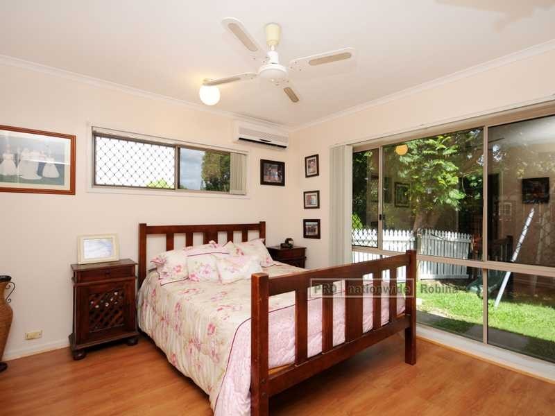 2 Rosanna Place, Robina QLD 4226