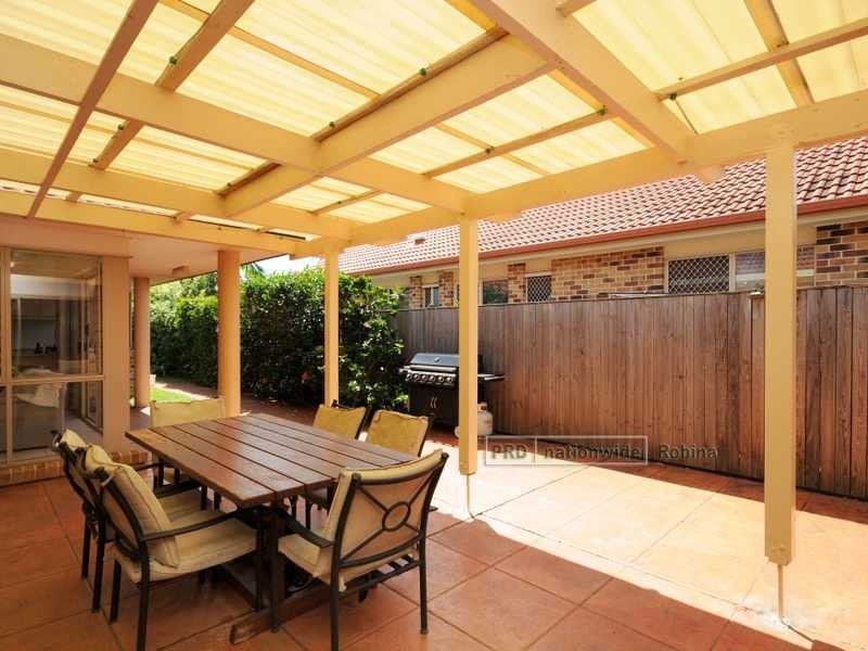 2 Rosanna Place, Robina QLD 4226