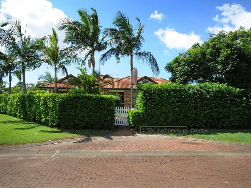 2 Rosanna Place, Robina QLD 4226