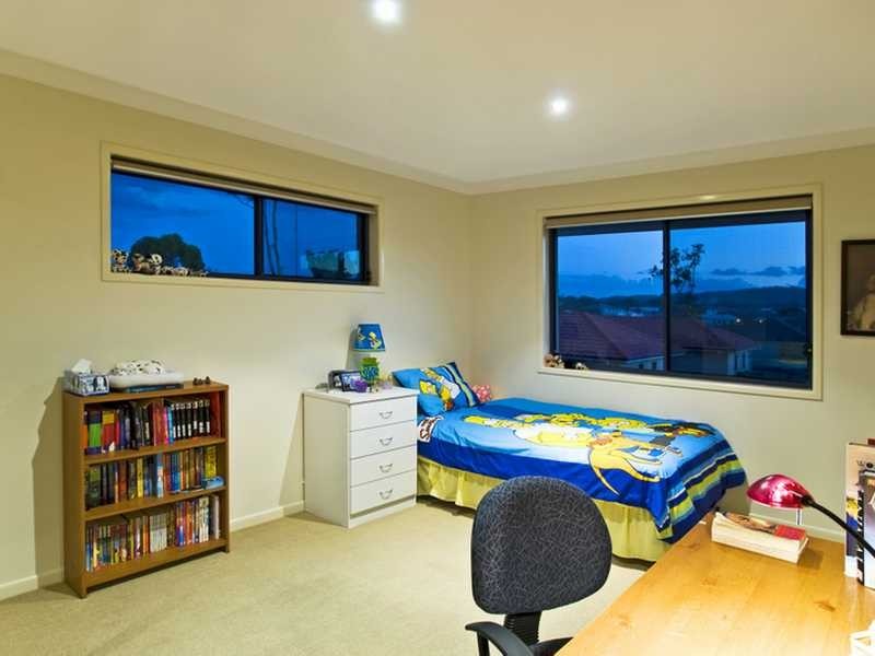 4 Majorca Crescent, Varsity Lakes QLD 4227